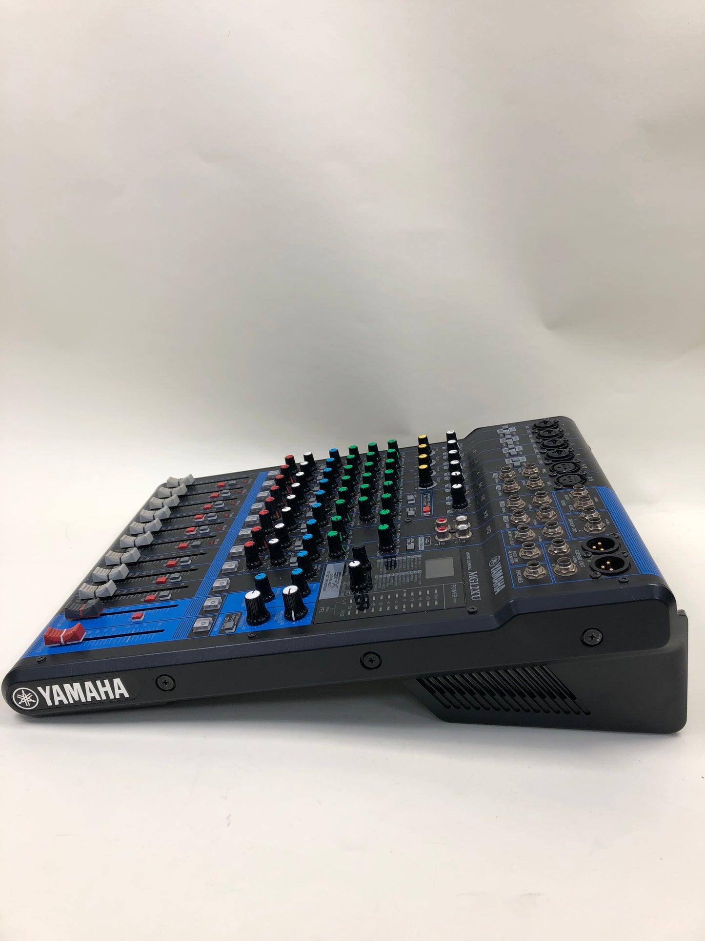 Broken Yamaha MG12xu 12-Channel DJ Mixer