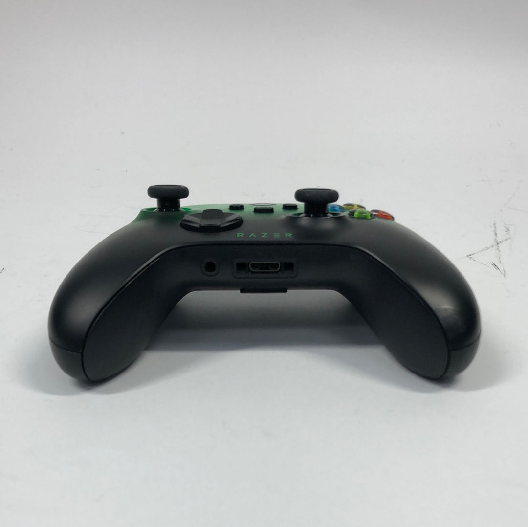 Broken Razer Xbox Series X|S/One Wireless Controller Quick Charging Stand Black/Green