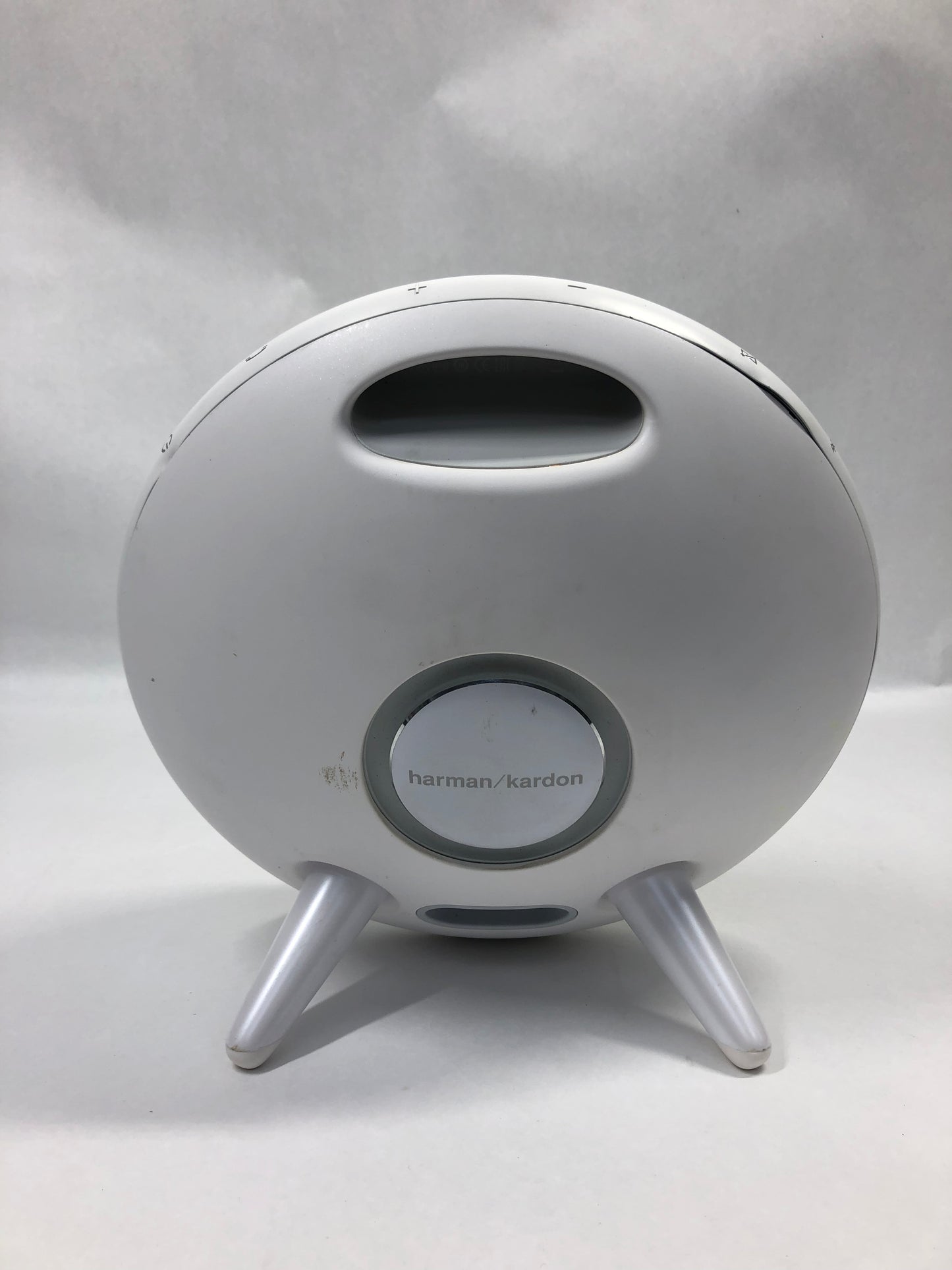 Harman/Kardon Onyx Studio 4 Portable Bluetooth Speaker White HK 0S4
